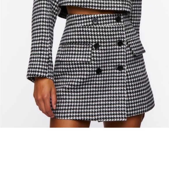 Forever 21 Button Front Mini Skirt - Black White Houndstooth, Size M - Picture 1 of 10